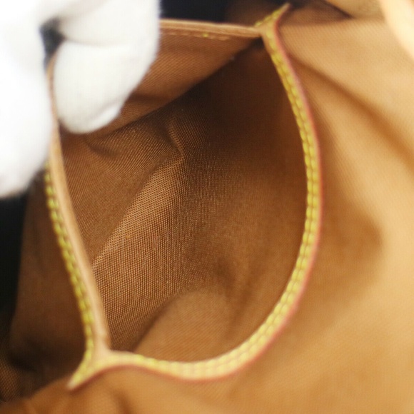 Louis Vuitton Montsouris MM Backpack - Picture 11 of 12